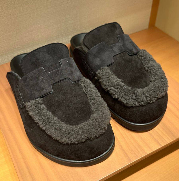 Hermes mule slides in balck