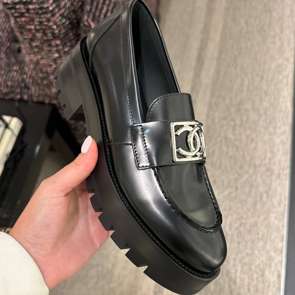 Chanel // Black & White CC Embellished Loafer – VSP Consignment