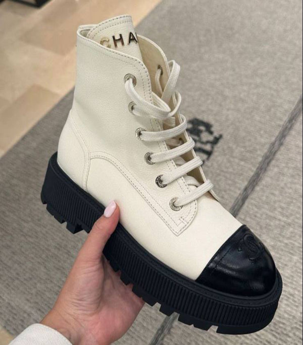 CHANEL white boots Fall-Winter 23/24