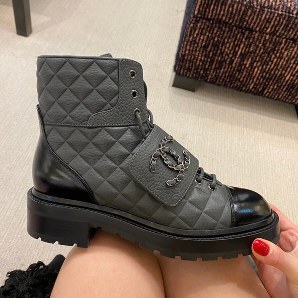 CHANEL Fall-Winter 22/23 grey quilted matt leather lace up boots
