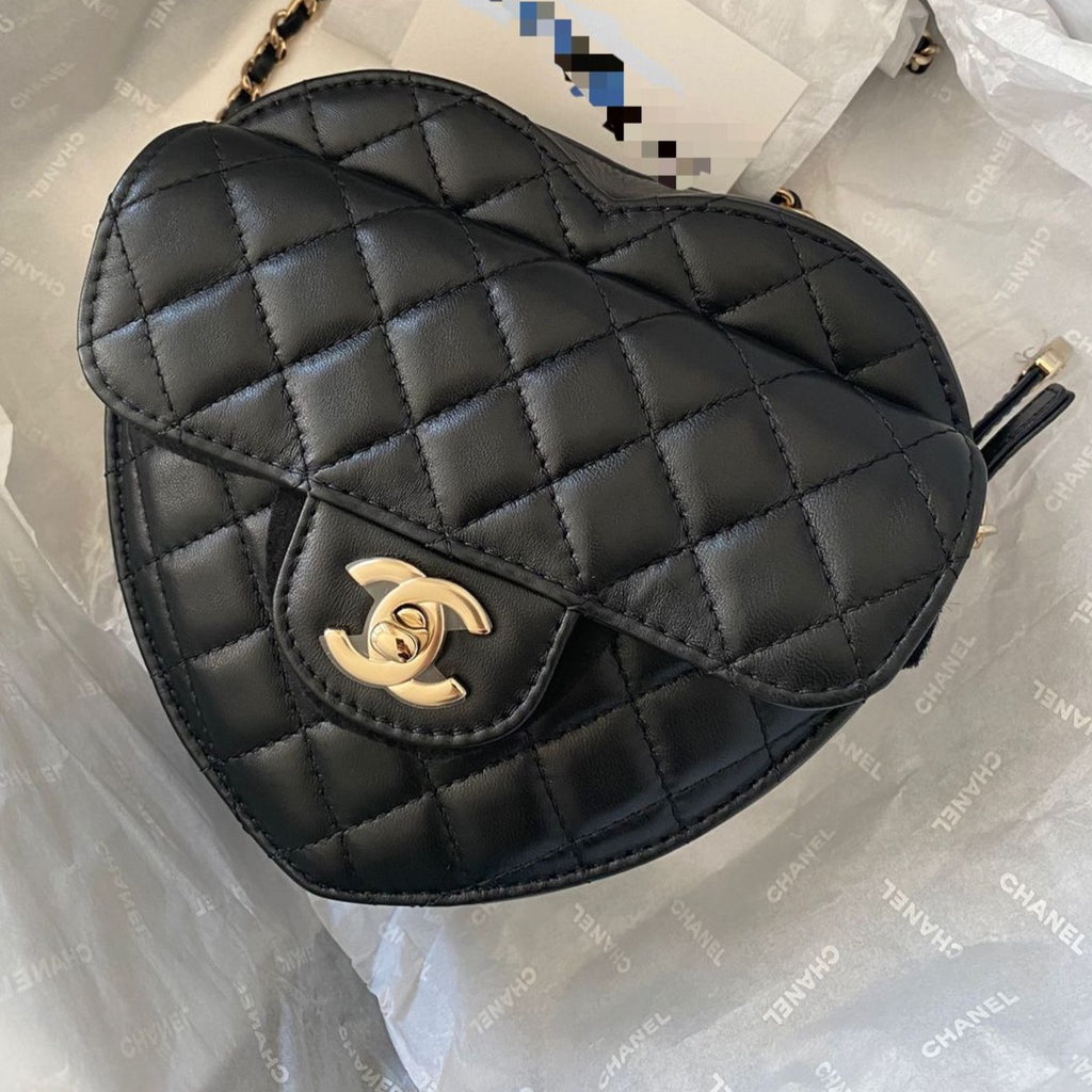 Chanel Spring-Summer 2022 Heart Bag in black – hey it's personal