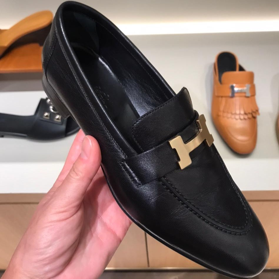 Hermes Paris loafers in black